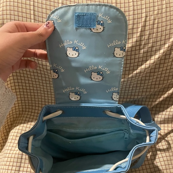 Hello Kitty Baby Blue Mini Backpack - Picture 2 of 3